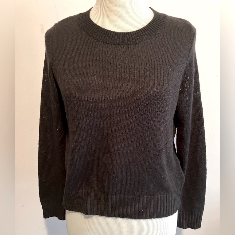 H & M Divided Women’s Crew Neck Pullover Sweater,  S, Black, Minimalist, Basic